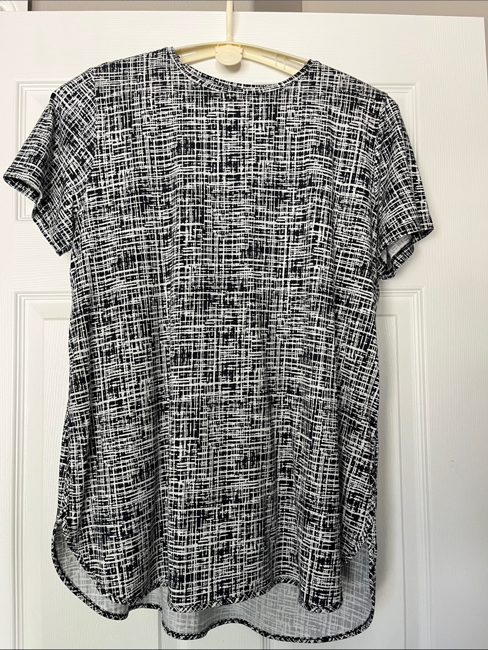 Lands' End Black and White Abstract Grid Short Sleeve Tee